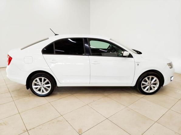 Skoda Rapid I с пробегом 2017 года, цена 976 200 рублей, 222335 км, лифтбек, Автокод Объявления
