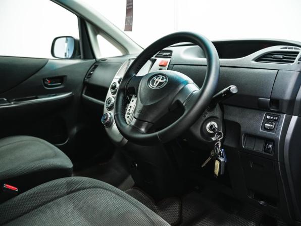 Toyota Ractis I с пробегом 2010 года, цена 769 000 рублей, 161799 км, хэтчбек, Автокод Объявления