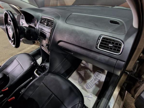 Volkswagen Polo V Рестайлинг с пробегом 2017 года, цена 1 070 000 рублей, 201497 км, седан, Автокод Объявления