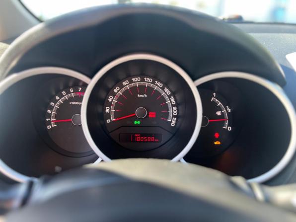 Kia Venga I с пробегом 2013 года, цена 649 000 рублей, 180000 км, минивэн, Автокод Объявления