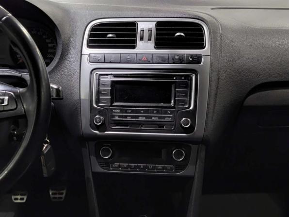 Volkswagen Polo V Рестайлинг с пробегом 2017 года, цена 977 000 рублей, 201265 км, седан, Автокод Объявления