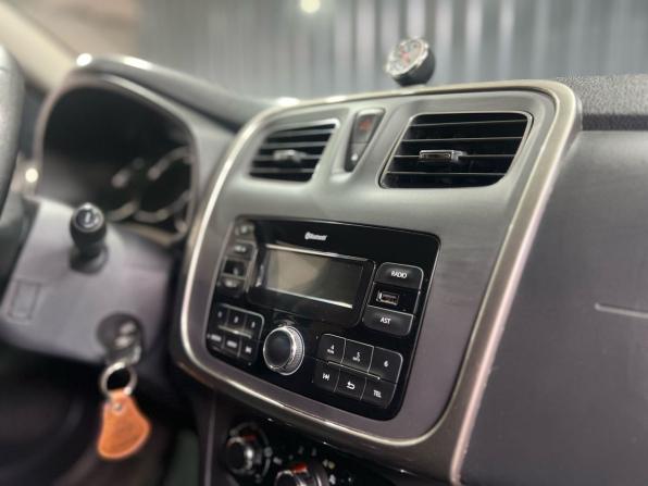 Renault Logan II Рестайлинг с пробегом 2019 года, цена 789 900 рублей, 125116 км, седан, Автокод Объявления