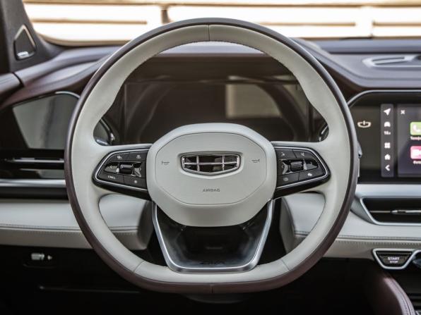 Geely Monjaro I с пробегом 2023 года, цена 3 118 000 рублей, 45000 км, внедорожник, Автокод Объявления
