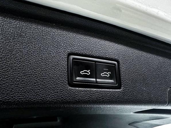 Volkswagen Touareg III с пробегом 2021 года, цена 5 550 000 рублей, 102693 км, внедорожник, Автокод Объявления