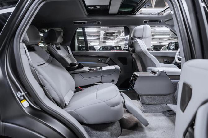 Новый Land Rover Range Rover V 2025 года, цена 35 500 000 рублей, внедорожник, Автокод Объявления