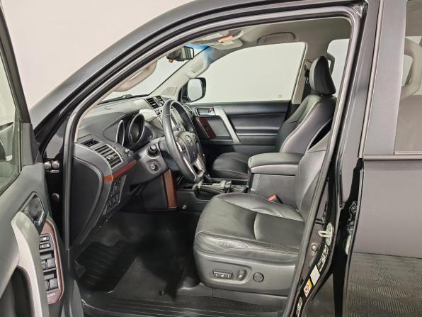 Toyota Land Cruiser Prado 150 Series Рестайлинг 1 с пробегом 2015 года, цена 4 099 000 рублей, 106001 км, внедорожник, Автокод Объявления