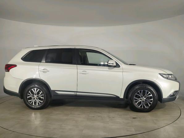 Mitsubishi Outlander III Рестайлинг 2 с пробегом 2017 года, цена 1 679 000 рублей, 139616 км, внедорожник, Автокод Объявления