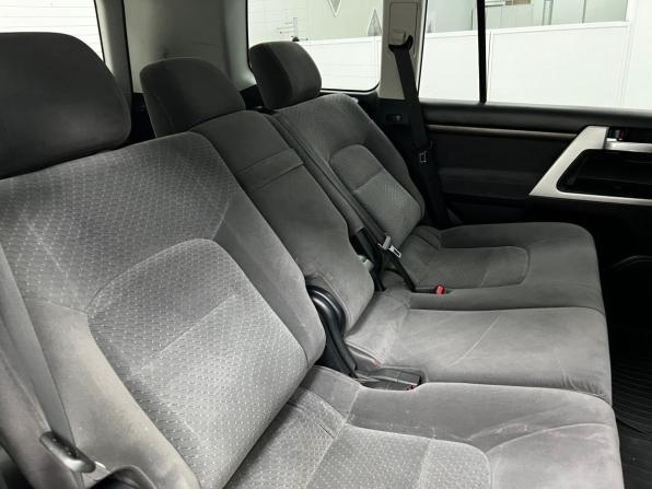Toyota Land Cruiser 200 Series Рестайлинг 2 с пробегом 2018 года, цена 5 690 000 рублей, 190000 км, внедорожник, Автокод Объявления