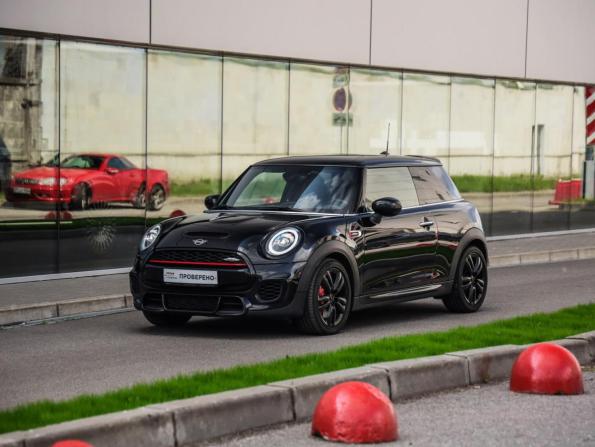 Mini Hatch III (F55/F56) Рестайлинг с пробегом 2020 года, цена 2 949 000 рублей, 85671 км, хэтчбек, Автокод Объявления