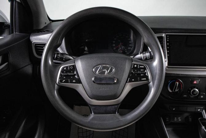 Hyundai Solaris II с пробегом 2018 года, цена 1 169 000 рублей, 176500 км, седан, Автокод Объявления