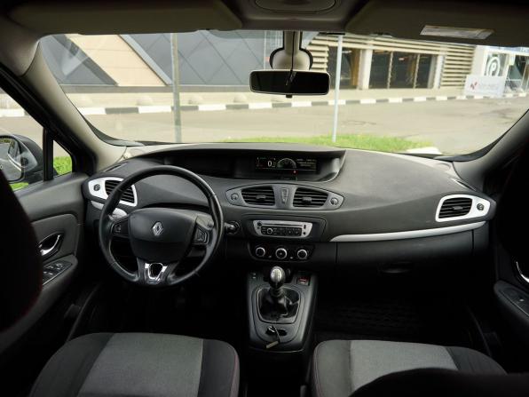 Renault Scenic III Рестайлинг 2 с пробегом 2013 года, цена 928 000 рублей, 178896 км, компактвэн, Автокод Объявления
