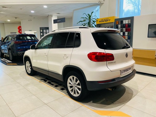 Volkswagen Tiguan I Рестайлинг с пробегом 2011 года, цена 1 099 000 рублей, 253000 км, внедорожник, Автокод Объявления