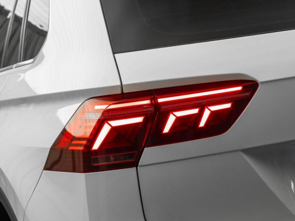 Volkswagen Tiguan II Рестайлинг с пробегом 2021 года, цена 3 550 000 рублей, 37816 км, внедорожник, Автокод Объявления