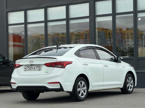 Hyundai Solaris II с пробегом 2018 года, цена 1 392 000 рублей, 125432 км, седан, Автокод Объявления