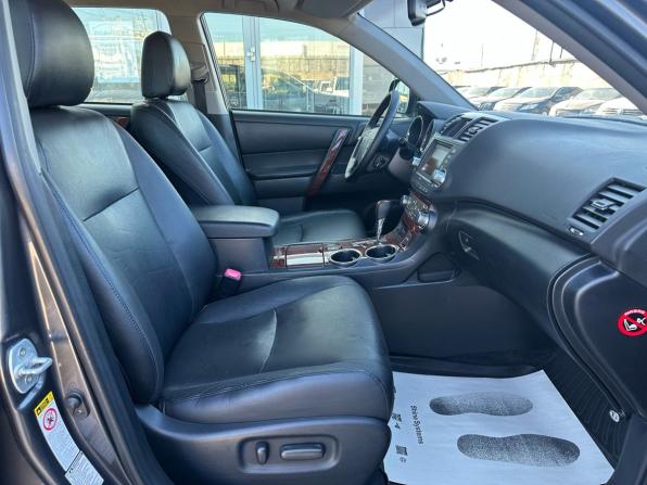 Toyota Highlander II (XU40) Рестайлинг с пробегом 2012 года, цена 2 330 000 рублей, 144830 км, внедорожник, Автокод Объявления
