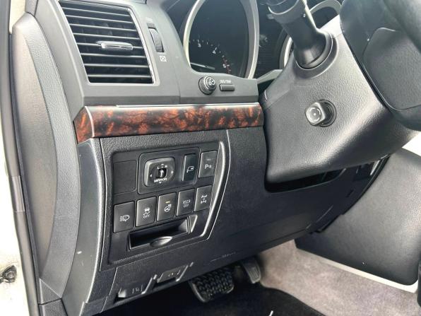 Toyota Land Cruiser 200 Series Рестайлинг 1 с пробегом 2013 года, цена 3 740 000 рублей, 286210 км, внедорожник, Автокод Объявления