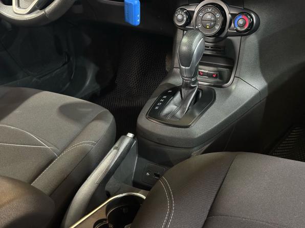 Ford Fiesta Mk6 Рестайлинг с пробегом 2015 года, цена 829 990 рублей, 106132 км, седан, Автокод Объявления