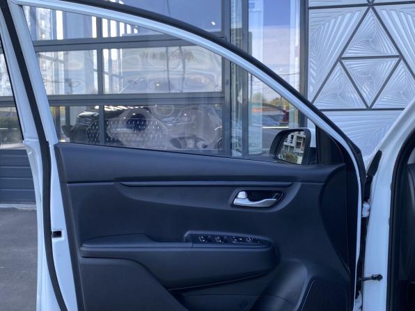 Kia Rio IV Рестайлинг с пробегом 2021 года, цена 1 699 000 рублей, 111650 км, хэтчбек, Автокод Объявления