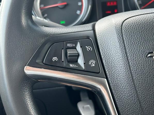Opel Mokka I с пробегом 2014 года, цена 1 100 000 рублей, 121099 км, внедорожник, Автокод Объявления