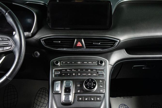 Hyundai Santa Fe IV Рестайлинг с пробегом 2023 года, цена 4 699 000 рублей, 85650 км, внедорожник, Автокод Объявления
