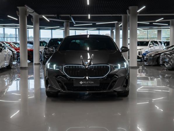 BMW 5 серии VIII (G60/G61/G68) с пробегом 2024 года, цена 7 850 000 рублей, 19653 км, седан, Автокод Объявления
