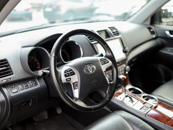 Toyota Highlander II (XU40) Рестайлинг с пробегом 2012 года, цена 1 899 000 рублей, 227230 км, внедорожник, Автокод Объявления