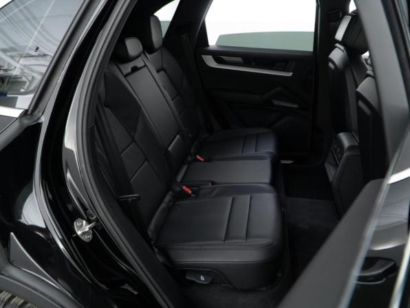 Porsche Cayenne III Рестайлинг с пробегом 2024 года, цена 15 497 077 рублей, 4442 км, внедорожник, Автокод Объявления