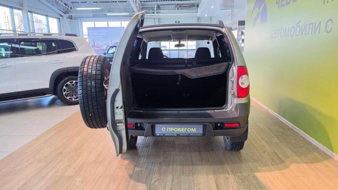 Chevrolet Niva I Рестайлинг с пробегом 2011 года, цена 395 000 рублей, 125019 км, внедорожник, Автокод Объявления