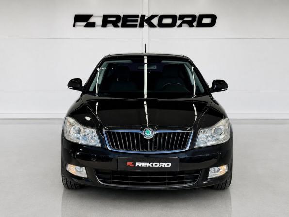Skoda Octavia II (A5) Рестайлинг с пробегом 2012 года, цена 1 079 000 рублей, 127000 км, лифтбек, Автокод Объявления