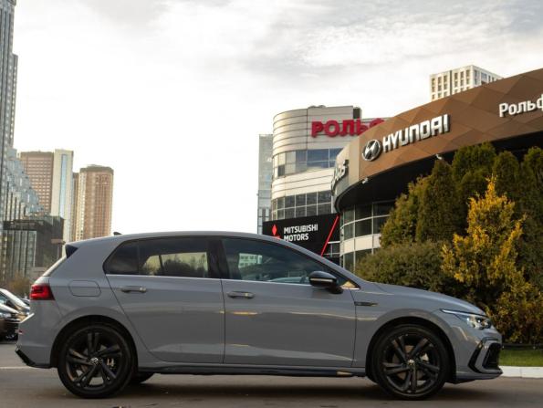 Volkswagen Golf VIII с пробегом 2022 года, цена 2 798 000 рублей, 52890 км, хэтчбек, Автокод Объявления