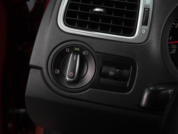 Volkswagen Polo V Рестайлинг с пробегом 2016 года, цена 1 289 000 рублей, 115989 км, седан, Автокод Объявления