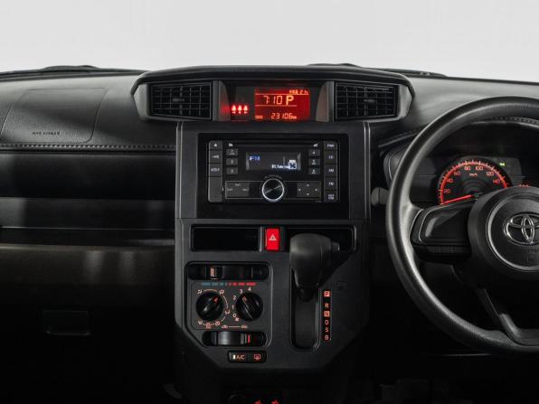 Toyota Roomy I Рестайлинг с пробегом 2021 года, цена 1 050 000 рублей, 23106 км, микровэн, Автокод Объявления