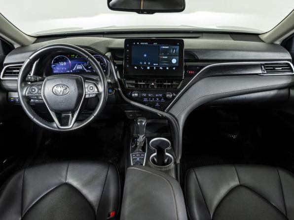 Toyota Camry VIII (XV70) Рестайлинг с пробегом 2023 года, цена 3 599 000 рублей, 39000 км, седан, Автокод Объявления