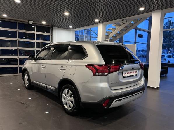 Mitsubishi Outlander III Рестайлинг 3 с пробегом 2021 года, цена 1 990 000 рублей, 114830 км, внедорожник, Автокод Объявления