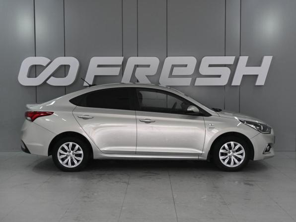 Hyundai Solaris II с пробегом 2019 года, цена 1 325 000 рублей, 87914 км, седан, Автокод Объявления