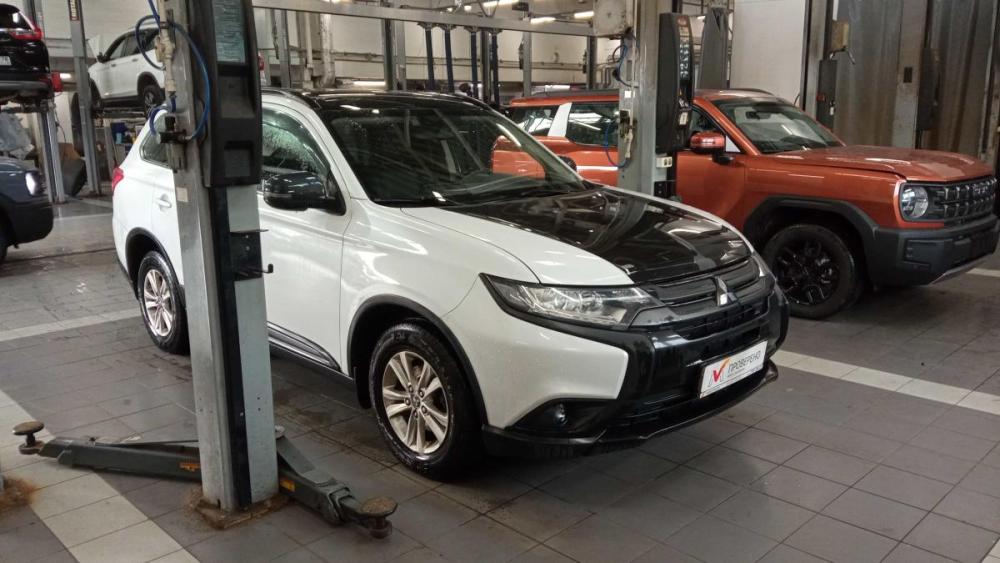 Mitsubishi Outlander III Рестайлинг 2 Санкт-Петербург  - изображение 2