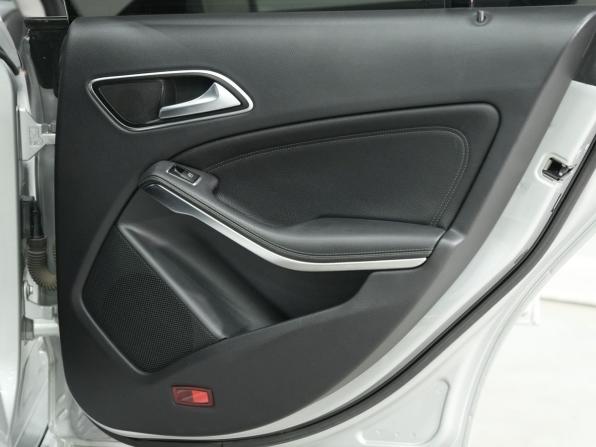 Mercedes-Benz CLA I (C117 X117) с пробегом 2015 года, цена 1 699 000 рублей, 174330 км, седан, Автокод Объявления