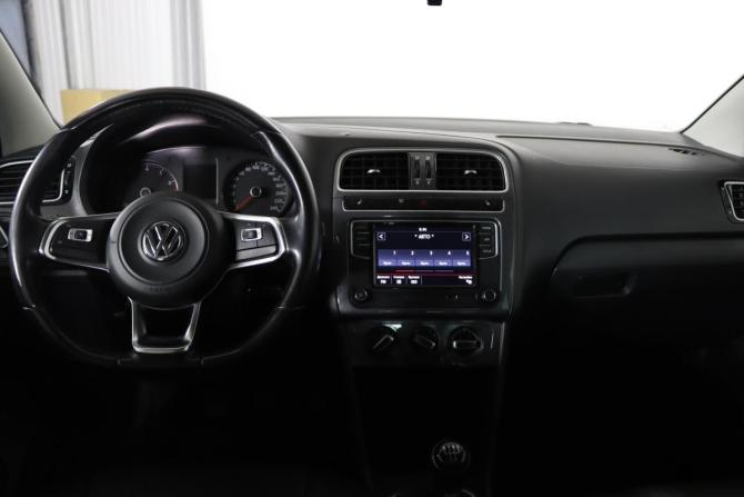 Volkswagen Polo V Рестайлинг с пробегом 2019 года, цена 999 990 рублей, 162243 км, седан, Автокод Объявления