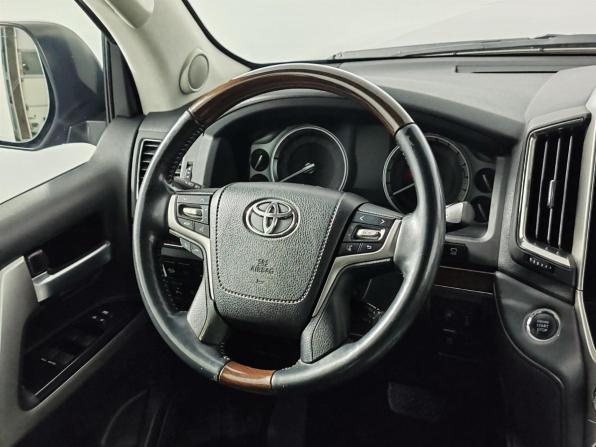 Toyota Land Cruiser 200 Series Рестайлинг 2 с пробегом 2015 года, цена 4 800 000 рублей, 199129 км, внедорожник, Автокод Объявления
