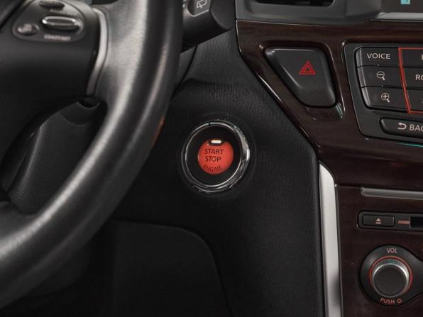 Nissan Pathfinder IV с пробегом 2016 года, цена 1 749 000 рублей, 138800 км, внедорожник, Автокод Объявления