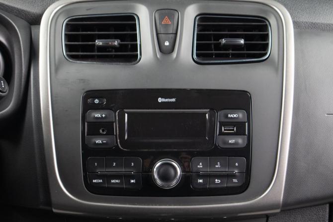 Renault Logan II Рестайлинг с пробегом 2019 года, цена 1 079 000 рублей, 156528 км, седан, Автокод Объявления