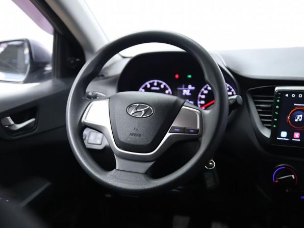 Hyundai Solaris II с пробегом 2017 года, цена 970 000 рублей, 166409 км, седан, Автокод Объявления