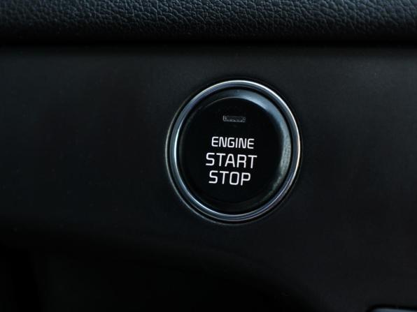 Kia Sportage IV Рестайлинг с пробегом 2021 года, цена 2 049 000 рублей, 163000 км, внедорожник, Автокод Объявления