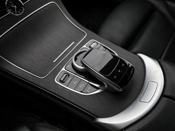 Mercedes-Benz C-Класс IV (W205) Рестайлинг с пробегом 2018 года, цена 2 698 000 рублей, 115701 км, седан, Автокод Объявления