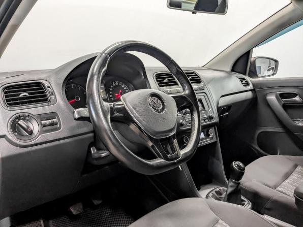 Volkswagen Polo V Рестайлинг с пробегом 2016 года, цена 1 100 000 рублей, 97701 км, седан, Автокод Объявления