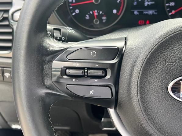 Kia Rio IV с пробегом 2019 года, цена 1 330 000 рублей, 144000 км, седан, Автокод Объявления