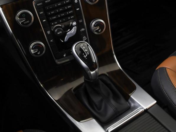 Volvo V60 Cross Country I с пробегом 2015 года, цена 1 949 000 рублей, 197115 км, универсал, Автокод Объявления