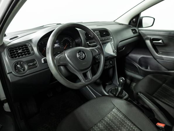 Volkswagen Polo V Рестайлинг с пробегом 2017 года, цена 879 700 рублей, 192273 км, седан, Автокод Объявления
