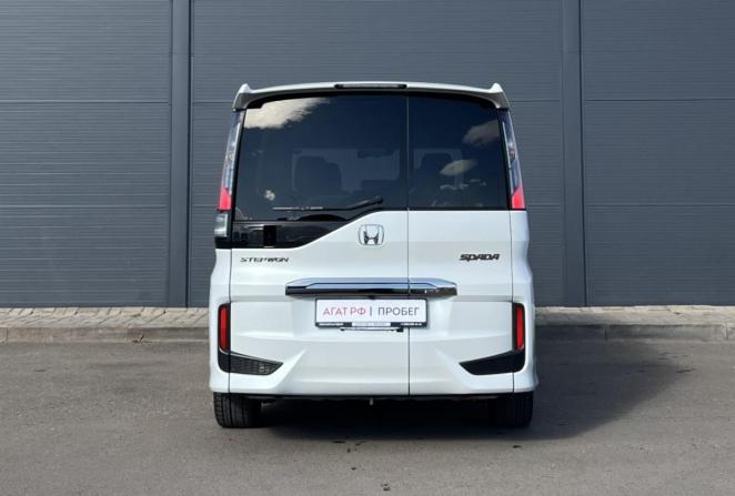 Honda Stepwgn V Рестайлинг с пробегом 2019 года, цена 2 620 000 рублей, 49845 км, минивэн, Автокод Объявления