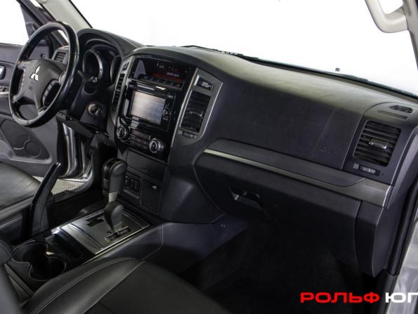 Mitsubishi Pajero IV Рестайлинг 2 с пробегом 2018 года, цена 3 088 000 рублей, 136595 км, внедорожник, Автокод Объявления